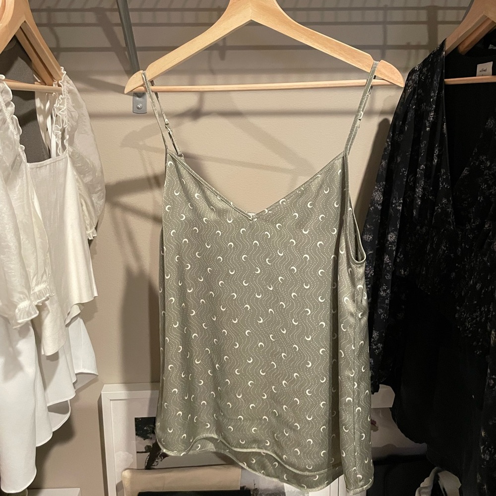 Aritzia Camisole size M